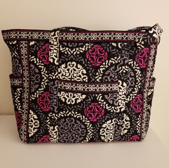 Vera Bradley Handbags - Vera Bradley Get Carried Away Tote